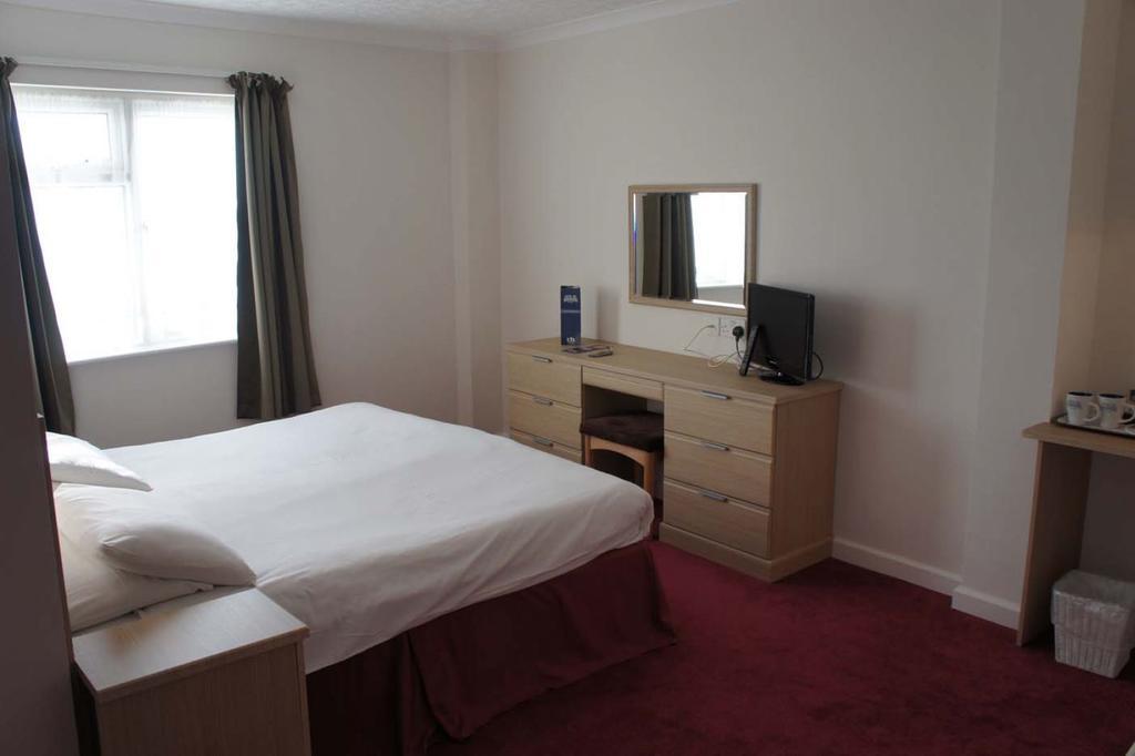 Mountview Hotel Express 圣赫利尔泽西 外观 照片